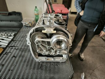 2,0 tfsi CAWA hlava motoru - 2