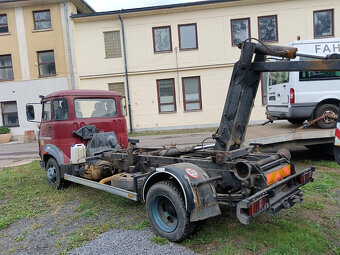AVIA 80 NOSIČ KONTEJNERŮ vč kontejneru - - 2