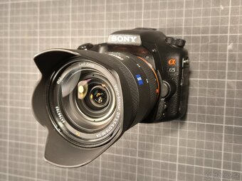 Sony a65 + objektivy a baterie - 2