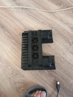 Prodám herní konzolu Sony ps4 - 2
