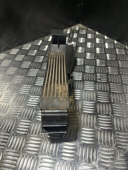 //Plynový pedál s potenciometrem Mercedes W163-W251 // - 2