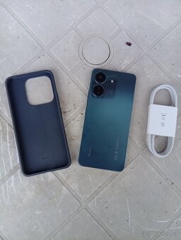 Prodám zánovní mobilni telefon Xiaomi Redmi 13 C. - 2
