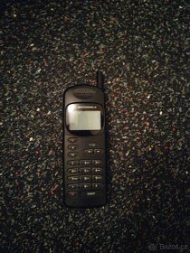 Motorola MG2 - 4B21 s baterií a s nabíječkou - retro mobil - 2