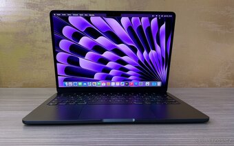 MacBook Air 13" 2024 M3 8GB 256GB komplet, 100% baterie - 2