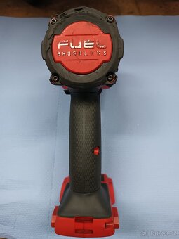 Aku rázový utahovák Milwaukee - 2