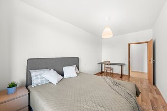 2+kk  Praha 3  + parking - 2