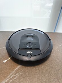 Robotický vysavač iRobot Roomba i7+ - 2