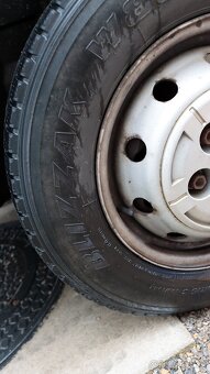 Prodám 4x pneu na dodávku, včetně disků - 2