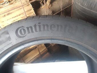 Continental 235/45 R18 - 2