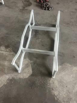 STOJANY HLINÍKOVÉ DESIGNOVÉ NA SUDY - 2