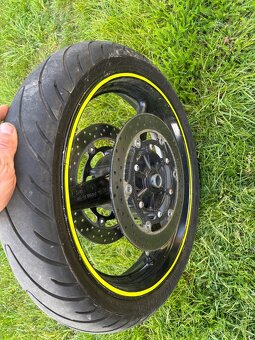 Predni a zadni kolo na Yamaha TDM 900 - 2