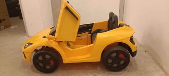 Dětské elektrické autíčko - 2