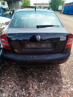 Octavia2 1.9 TDi krátká,před fac.černá metalíza - barva 9910 - 2