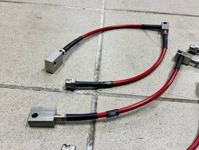 Brzdové pancéřové hadice HEL pro Nissan GTR R35 - 2