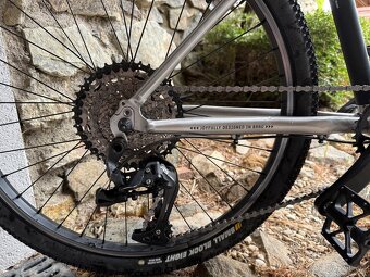 Rascal 24 - Titanium (rok staré) - 2