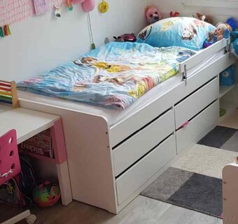 Skříně dvě postele IKEA do dětského pokojicku - 2