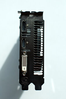 Sapphire Radeon RX 560 Pulse 4GB DDR5 - 2