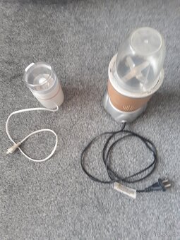 NABÍZÍM KUCHYNSKÉ MIXÉRY ZN. DE GUSTO 220 V. - 2
