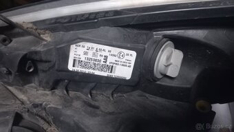 Opel meriva B 2013 práva lampa - 2