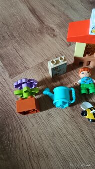 Lego Duplo péče o včelky - 2