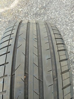 215/40 r18 Vredestein - 2