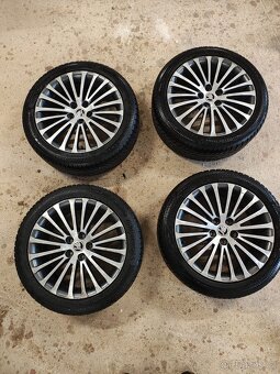 Orig Škoda SIRIUS 5x112 235/45 R18 + zánovní zimní Contiky - 2