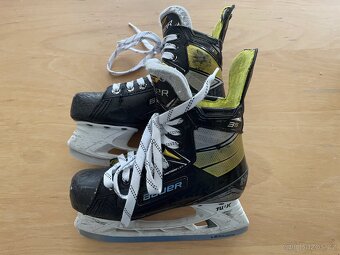 Bauer hokejové Supreme vel. 3,5 - 2