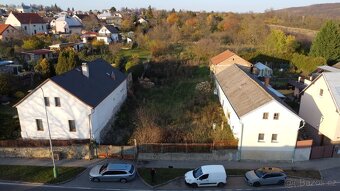 Prodej st. pozemků 4.428 m2 pro 5 – 7 RD u Ml. Boleslavi. - 2