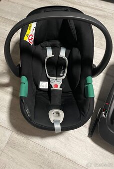 CYBEX Aton B2 i-Size včetně Base ONE Volcano Black - 2
