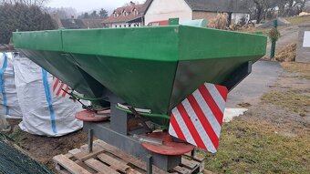 Rozmetadlo průmyslových hnojiv - 2