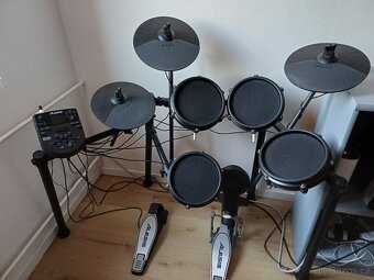 Sada bicí+židlička Alesis Nitro Mash Kit - 2