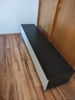 Stolek pod tv - 2