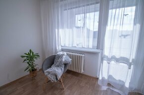 Prodej  bytu 2+1 s balkónem, 68 m2, Mírová ulice, Loket - 2