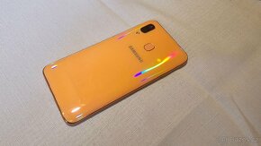 Samsung Galaxy A40 - oranžový - 2