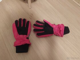 Lyžařské rukavice vel.146 - 2