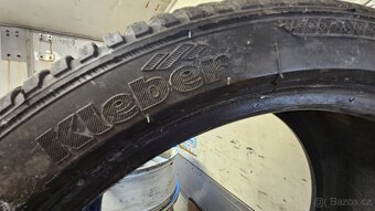 Pneu 225/40/18 - 2