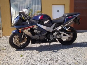 Honda CBR 900 RR - 2