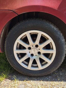 ALU kola s pneumatikami značky Hankook rozměr 195/65 R15 - 2