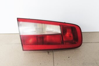 Zadní světla Renault Laguna - 2