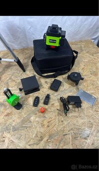 Otočný automatický křížový laser 4D - 2