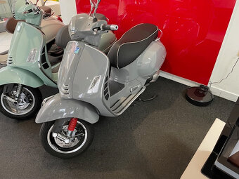 Vespa Super 300 - 2