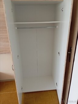 Šatní skříň - 2
