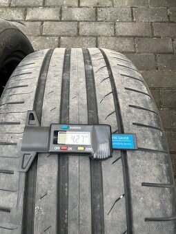 Použité letní pneu: 235/40/R19 - 2 kusy - 2