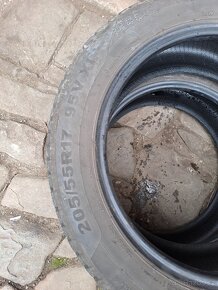 2x zimní pneu 205/55 r17 Giti - 2