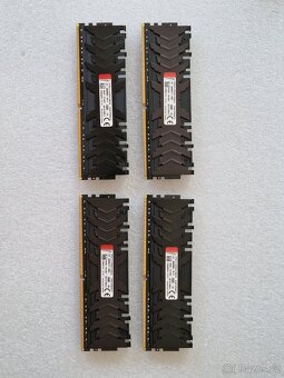 HyperX 32 GB KIT 3200MHz DDR4 CL16 Predator RGB - 2