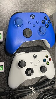 Xbox series S (500gb) + 2x original ovladač + 2x usb baterie - 2