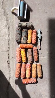 Staré plechové a dřevěné krabičky retro válečky - 2