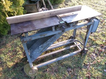 prodám hoblovku, staré nářadí-háky a další. Hoblovka bez mot - 2