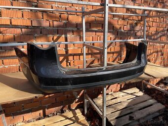 Zadní nárazník černý VW Passat B6 - 2