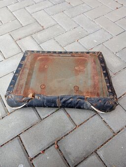 Zetor 4011-6945, polštáře sedačky. - 2